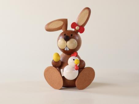 Paul Ullrich Osterhase sitzend mit Huhn Neu 2020 
