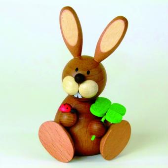 Paul Ullrich Osterhase mit Kleeblatt sitzend 