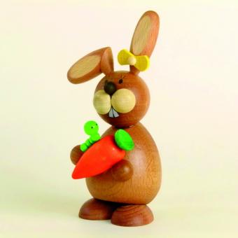Paul Ullrich Osterhase mit Möhre und Raupe stehend 