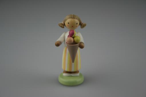 Flade Großes Mädchen mit Eistüte 