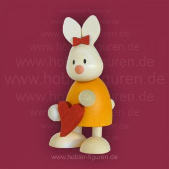 Hobler Osterhase Kaninchen Emma stehend mit Herz 