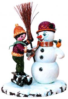 Hubrig Winterkinder Junge mit Schneemann 