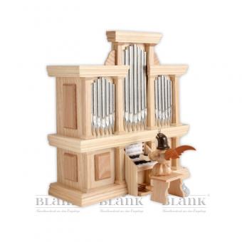 Blank Kurzrockengel an der Orgel 
